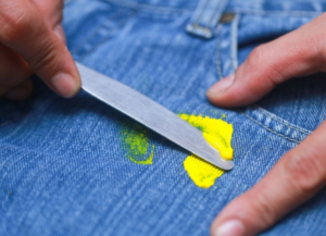 Как удалить акриловую краску с одежды