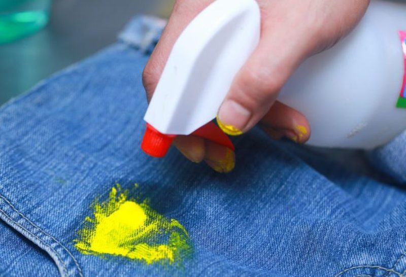 Как удалить старую краску с одежды