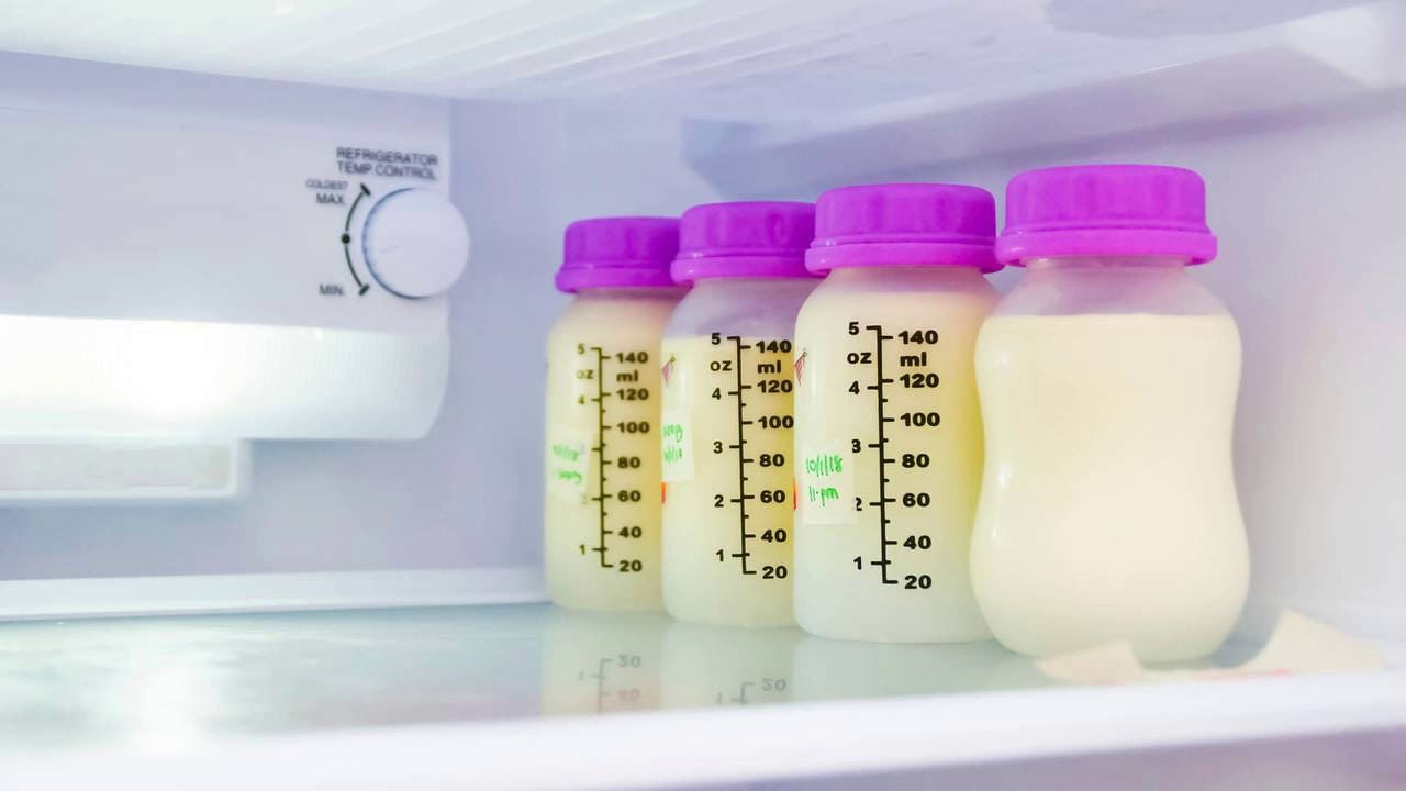 Хранение грудного молока в холодильнике: сроки и рекомендации