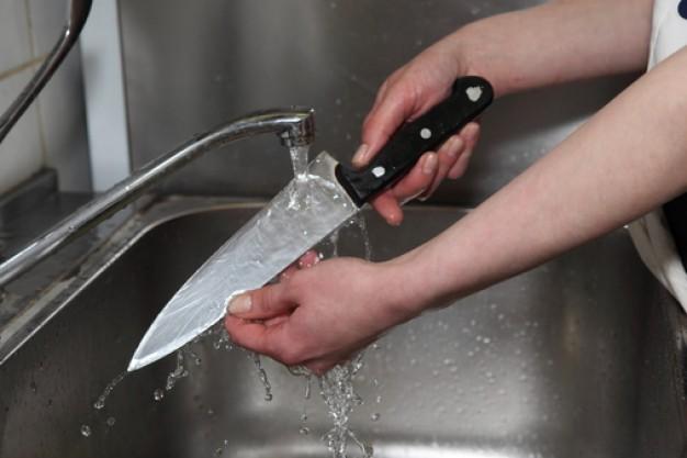 Можно ли мыть ножи в посудомоечной машине?