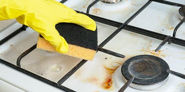 Очистка плиты с помощью углеводородных растворителей