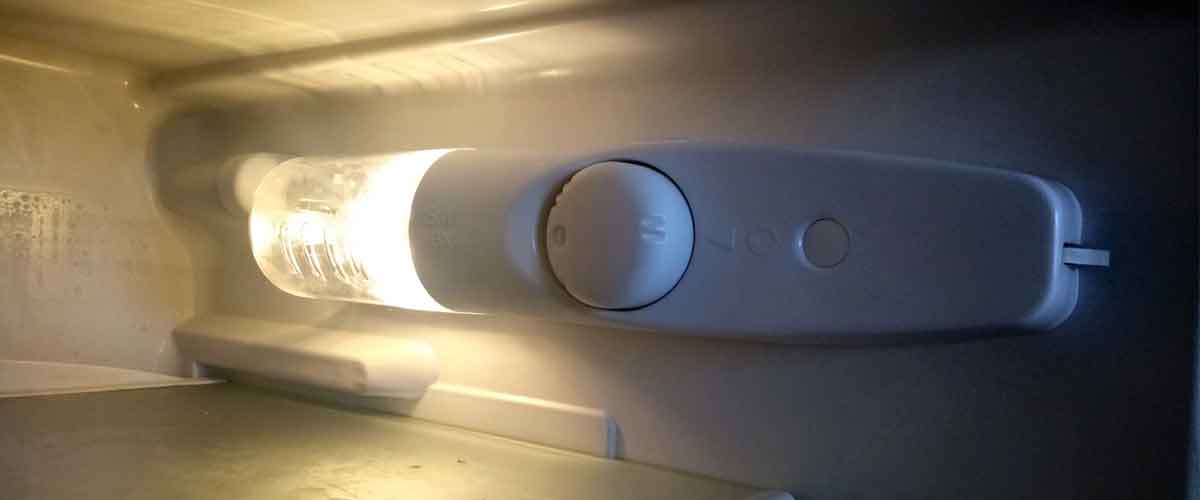 Замена лампочки в холодильнике Стинол