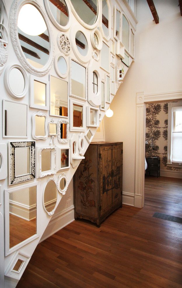 Зеркальная стена: новый тренд в интерьерном дизайне спальни